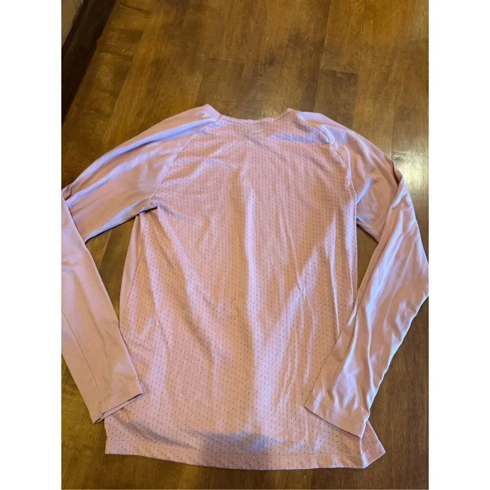Woman’s Nike dri fit Nike running shirt size medium - Picture 4 of 5